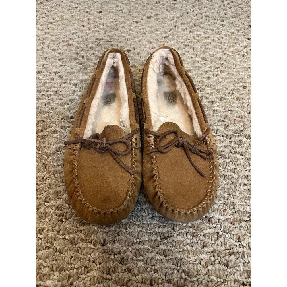 UGG kids Dakota slippers